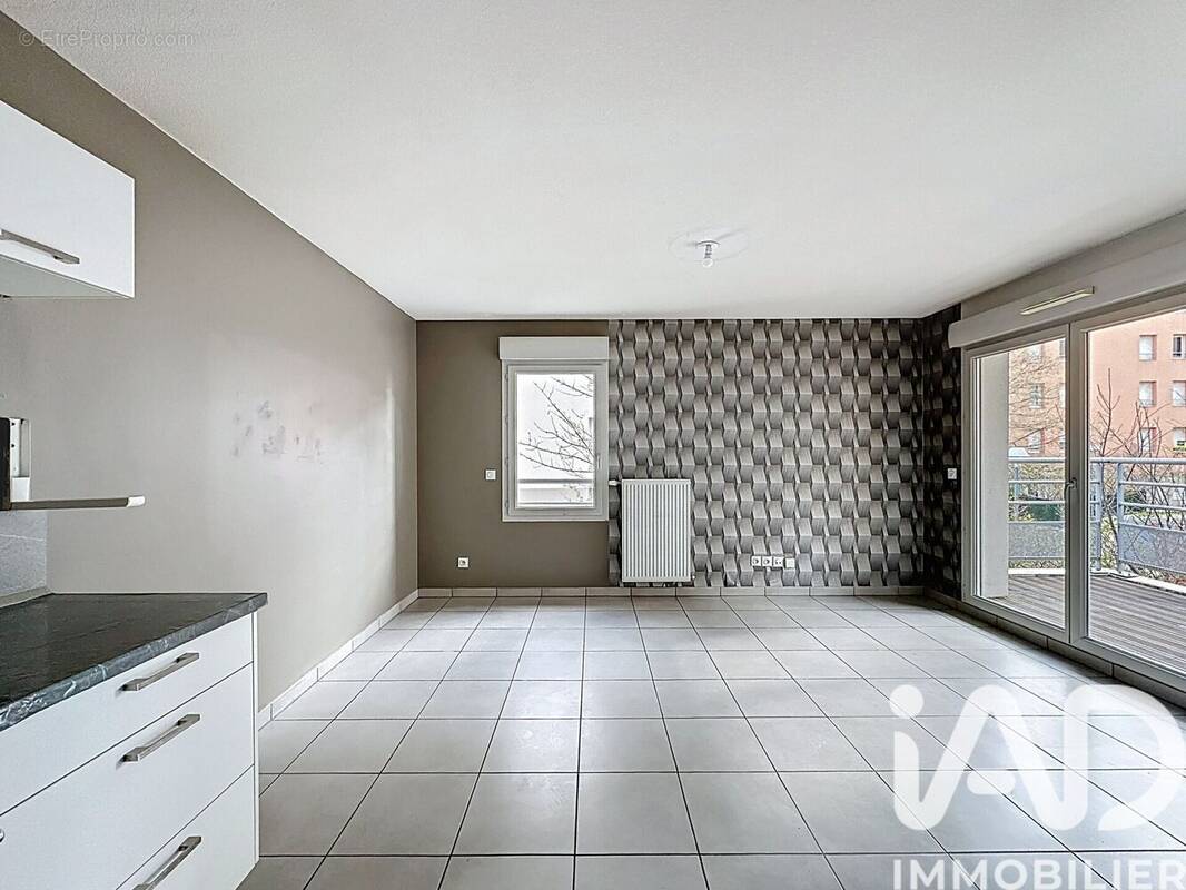 Photo 1 - Appartement à PIERRE-BENITE
