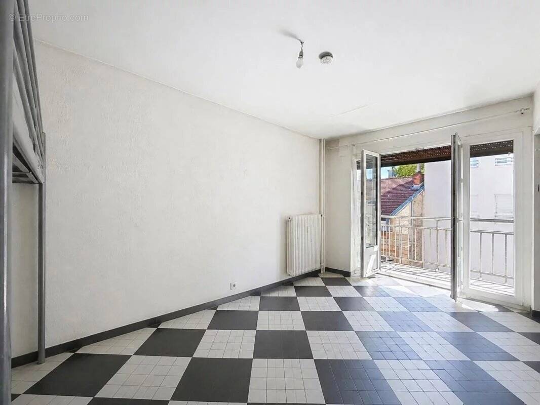 Appartement à LYON-8E