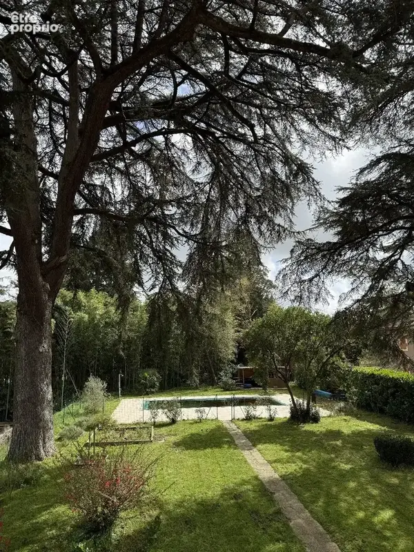 Grande et belle maison bourgeoise entièrement rénovée avec piscine et jardin clôturé - photo 4