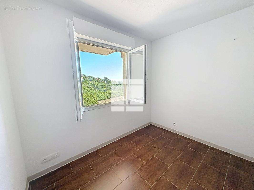 À vendre – T2 avec parking – Résidence sécurisée Closerie des Chênes – Bastia - photo 7