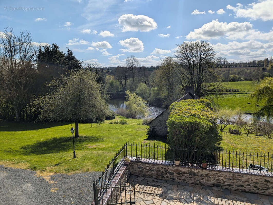 A vendre - Maison en pierre avec jardin bordé par la Vire - Saint-Lô - photo 4