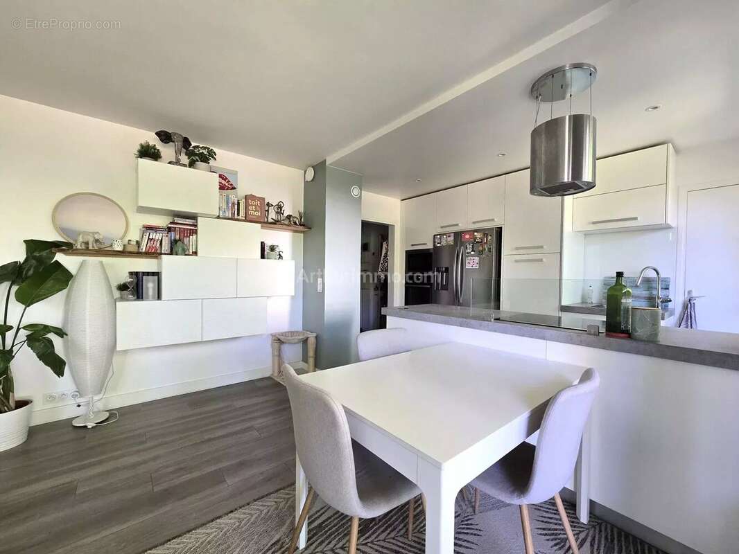 Appartement à SAINT-MAUR-DES-FOSSES