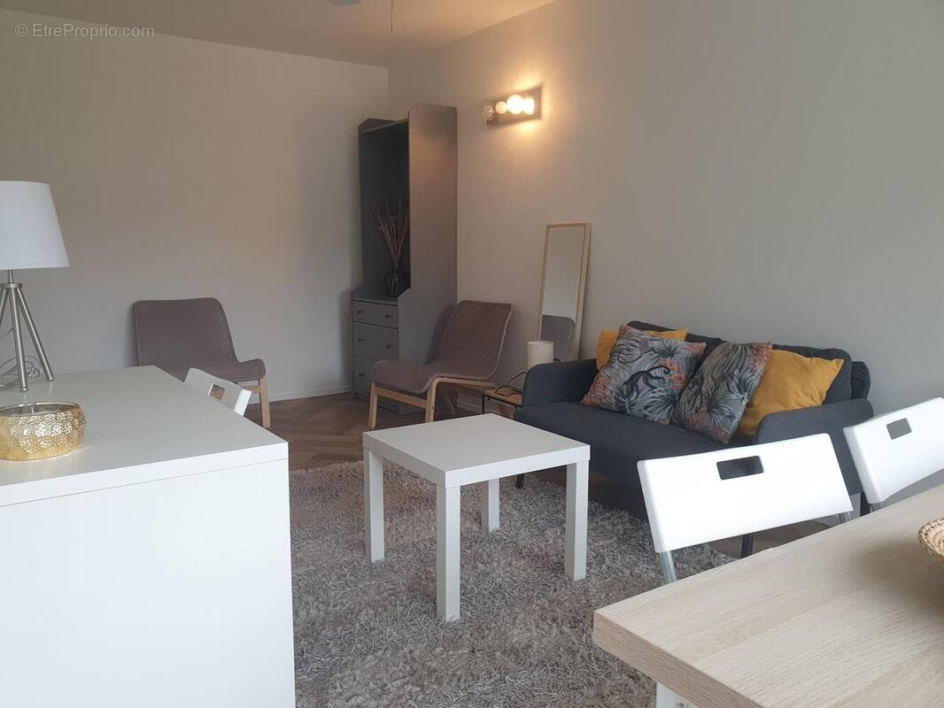 Photo 1 - Appartement à DEVILLE-LES-ROUEN