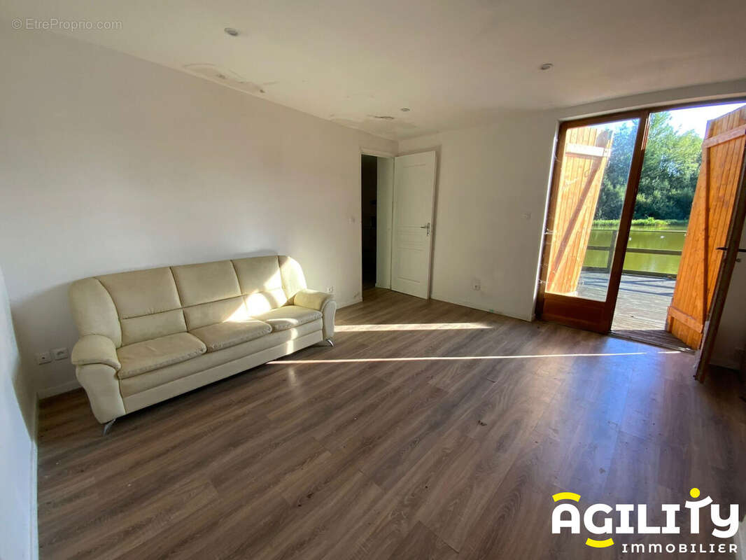 Terrain à MILLONFOSSE