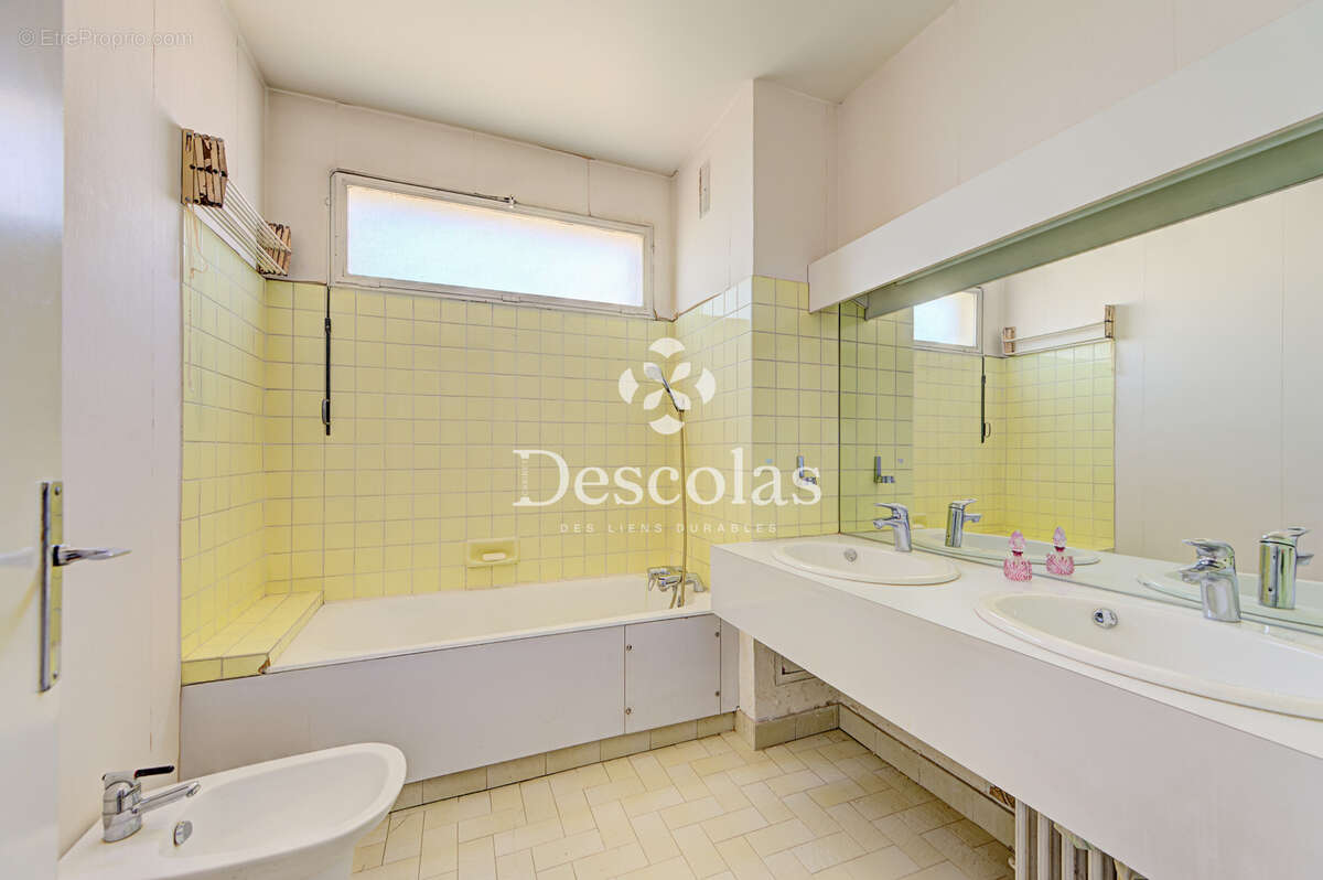 Appartement - 116 m2 - 5 pièces - photo 11