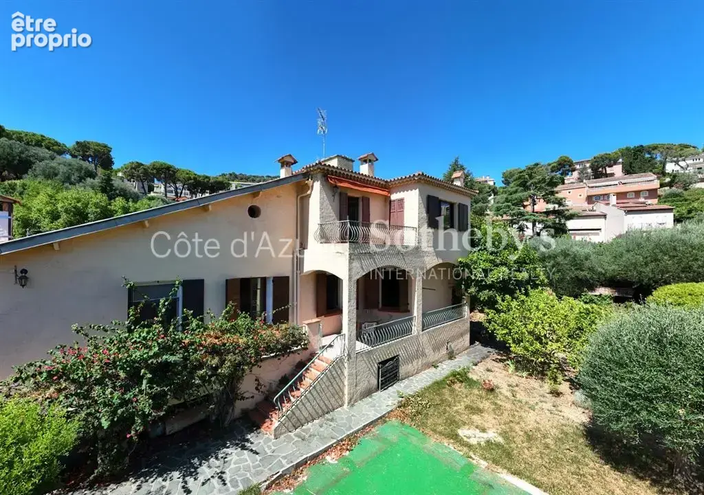 Villefranche-sur-Mer, villa à rénover dans un environnement résidentiel recherché - photo 5