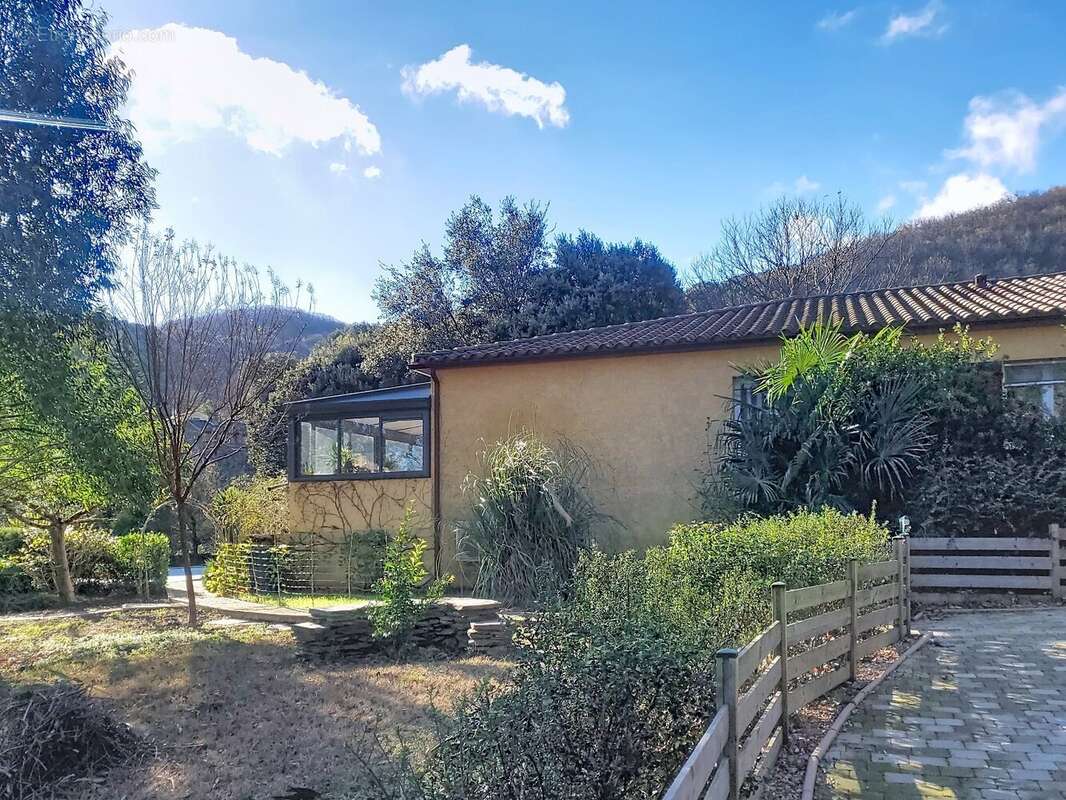Maison à SAINT-GERVAIS-SUR-MARE