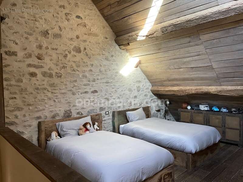 Maison à MAILHAC-SUR-BENAIZE