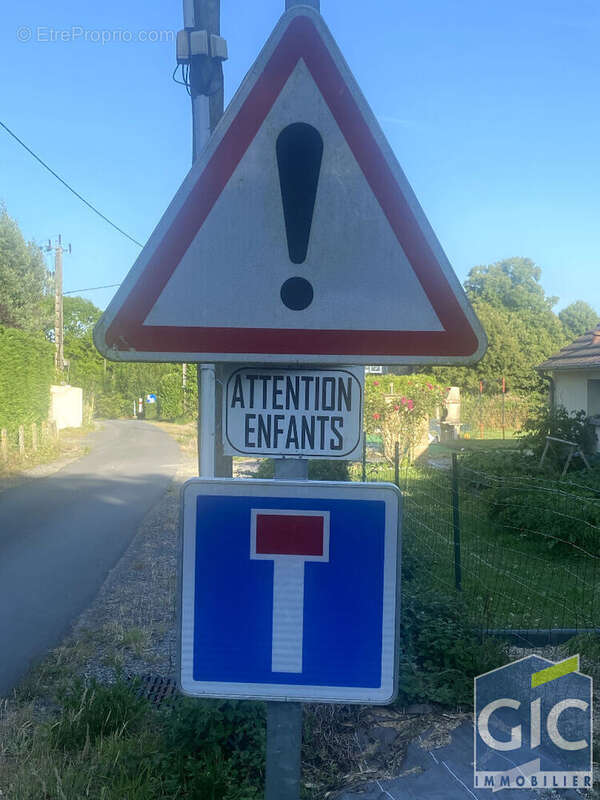 Terrain à LE VAL-SAINT-PERE