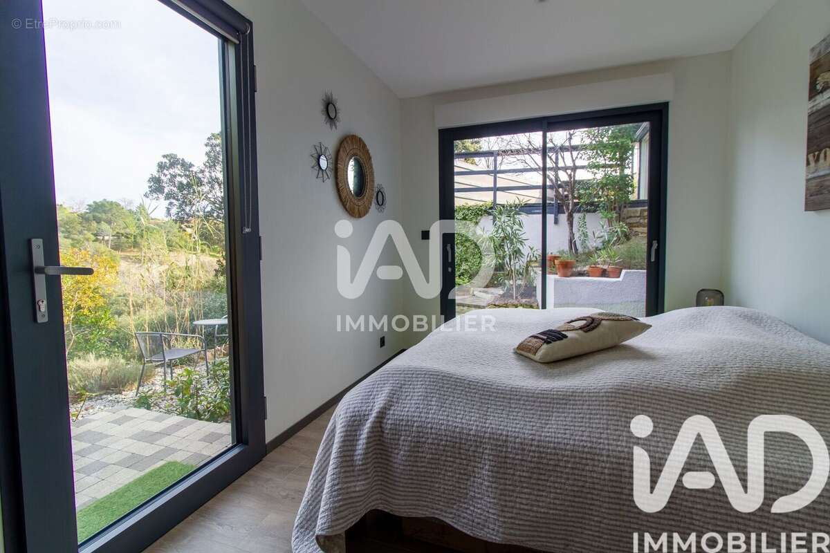 Photo 9 - Maison à ROQUEBRUNE-SUR-ARGENS