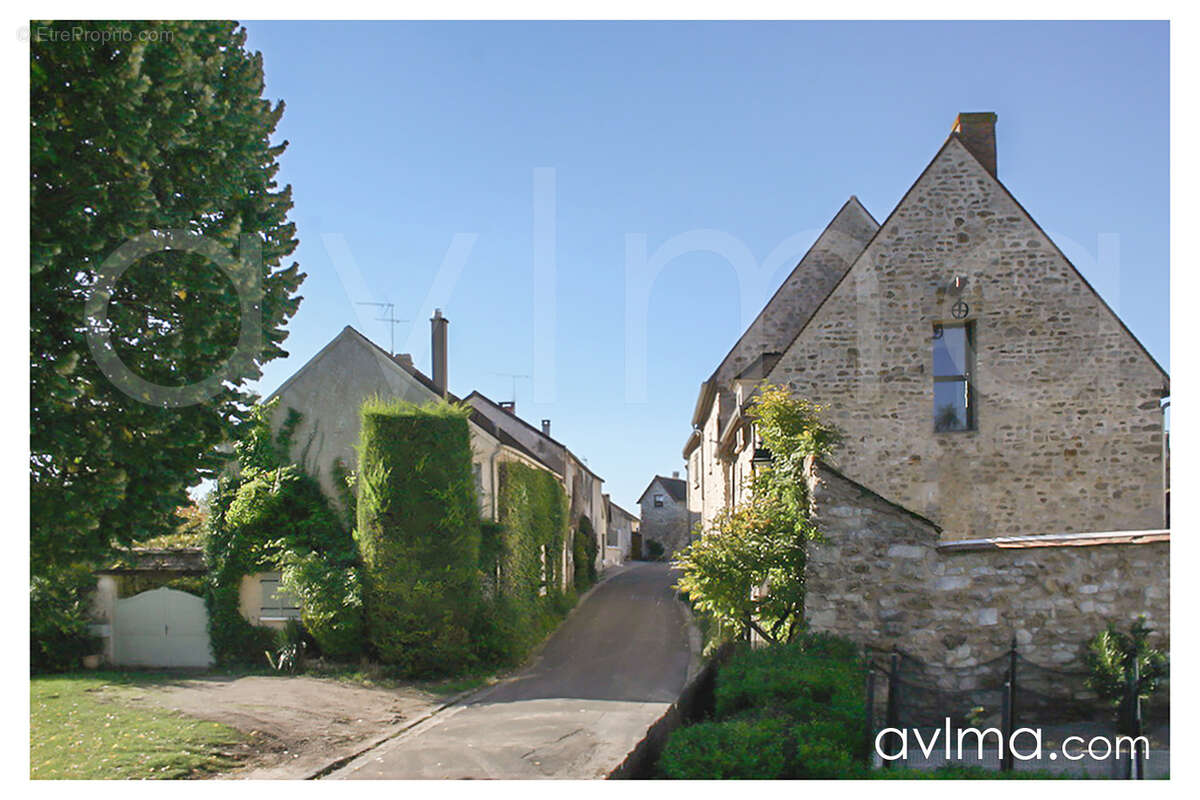 Maison à CRESPIERES