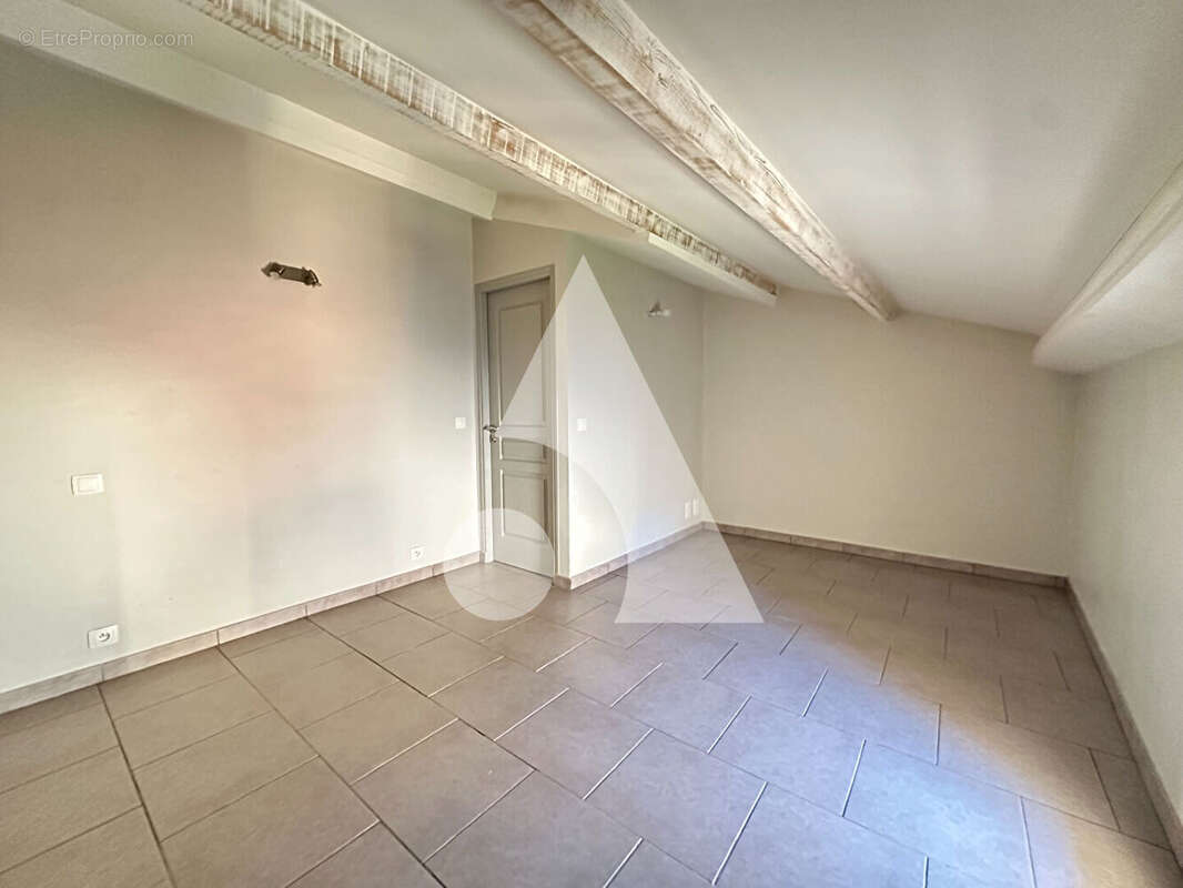 Appartement à CADENET