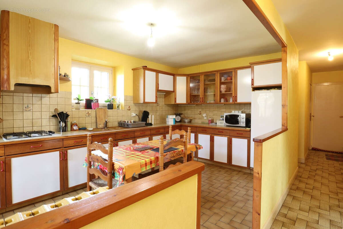 Maison à SAINT-MICHEL-LE-CLOUCQ