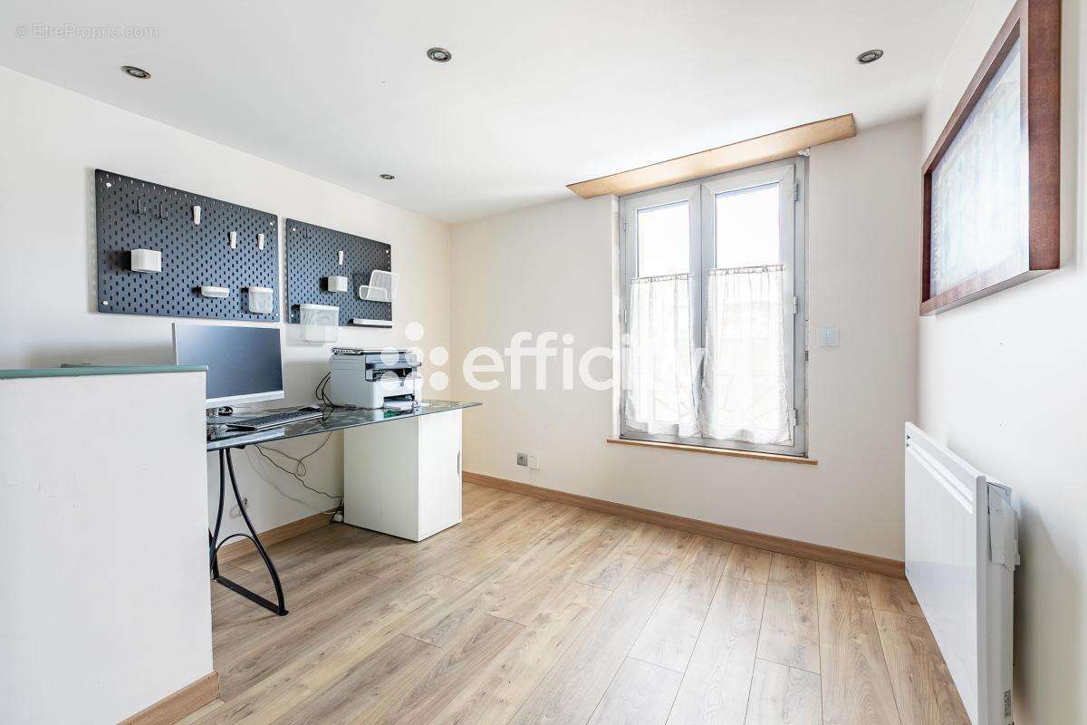 Maison 133 m² à Crepy-En-Valois  - photo 9