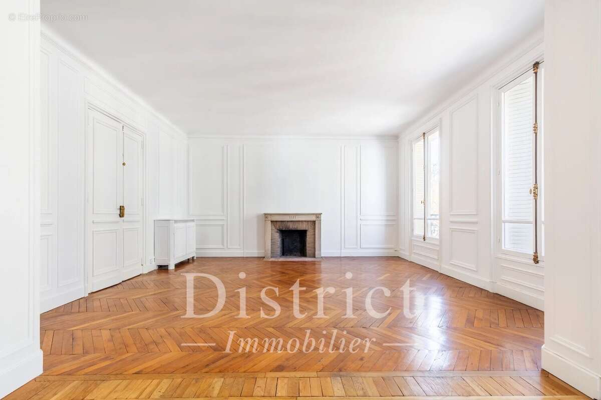 Appartement à PARIS-7E