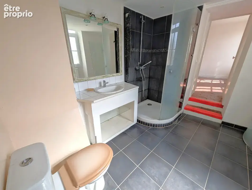 Maison ancienne avec 5 chambres au centre de la Ferté Loupière de 192m2 habitables sur jardin de 280m2 et jard - photo 13