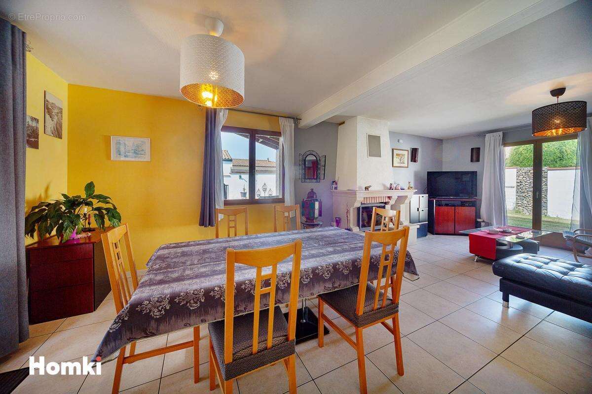 Maison/Villa T7 de 172 m2 à La Magdelaine-sur-Tarn 31340 - photo 3