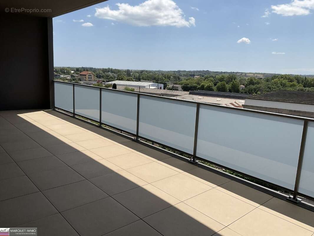 APT T3 offrant 64 m² avec terrasse 34 m² et parking privatif au 7° et dernier étage avec ascenseur... - photo 5