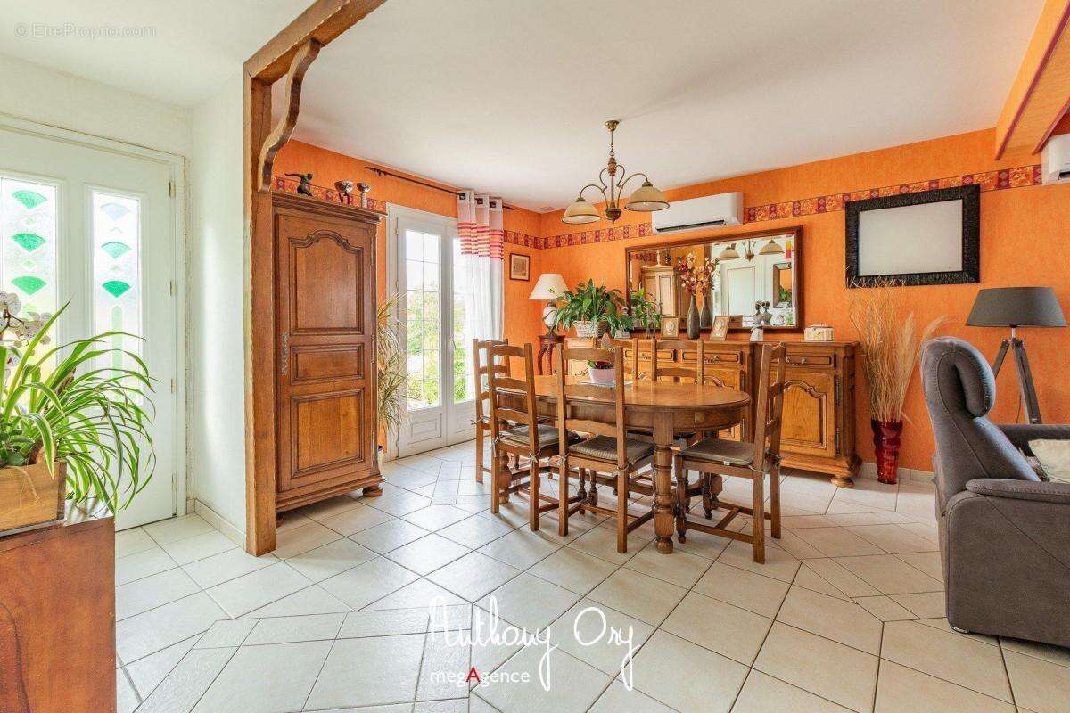 Maison à SAINT-SEVER-CALVADOS