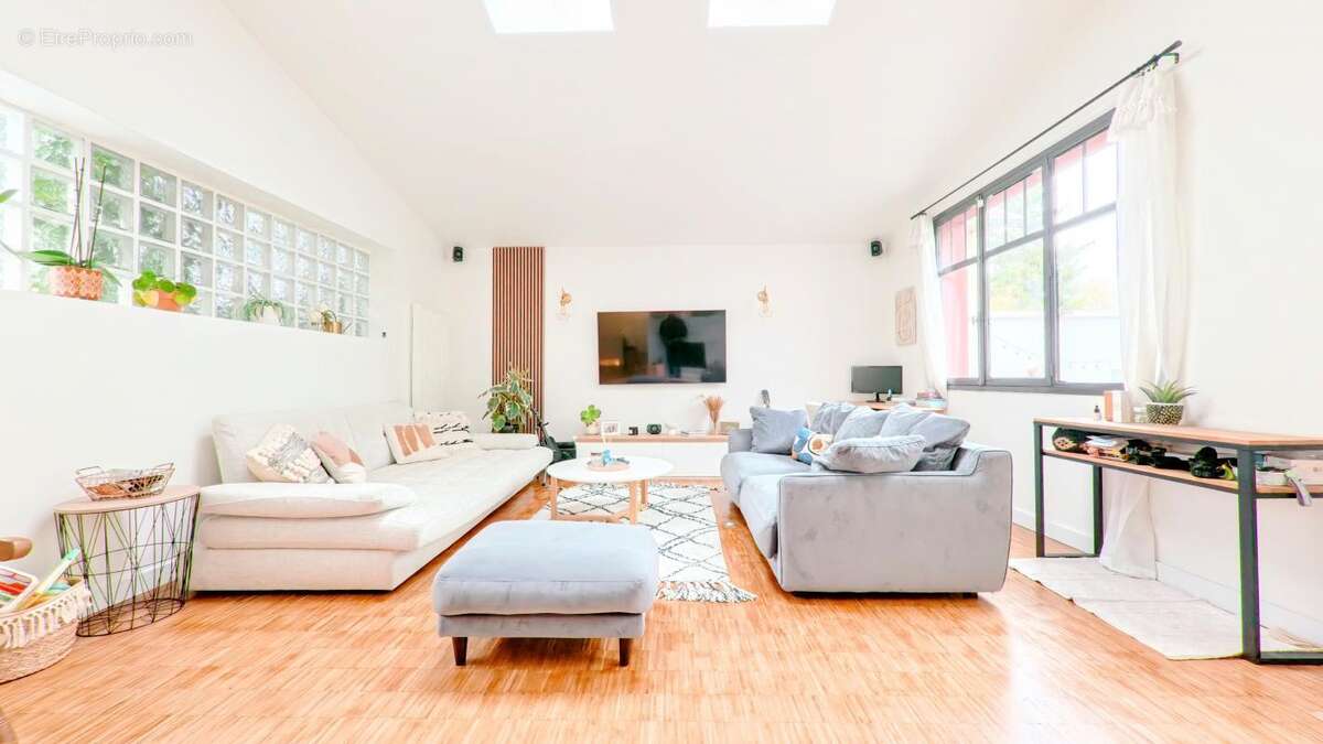 Maison à CHENNEVIERES-SUR-MARNE