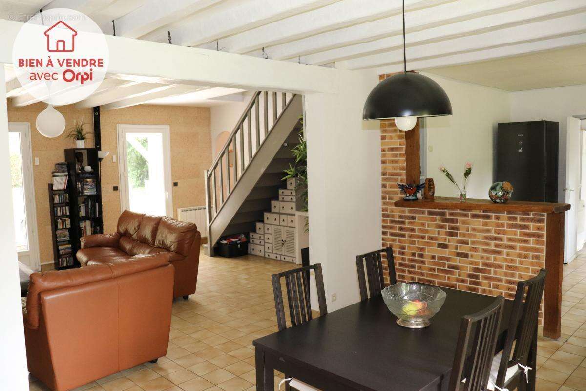 Maison à MONTALET-LE-BOIS