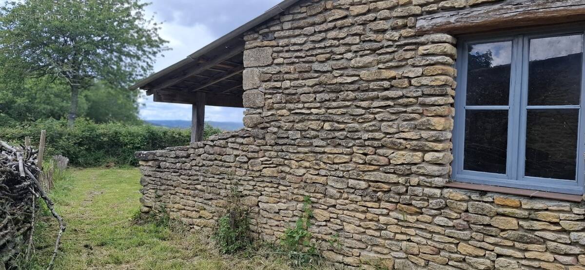 Maison à LA CHAPELLE-AUBAREIL