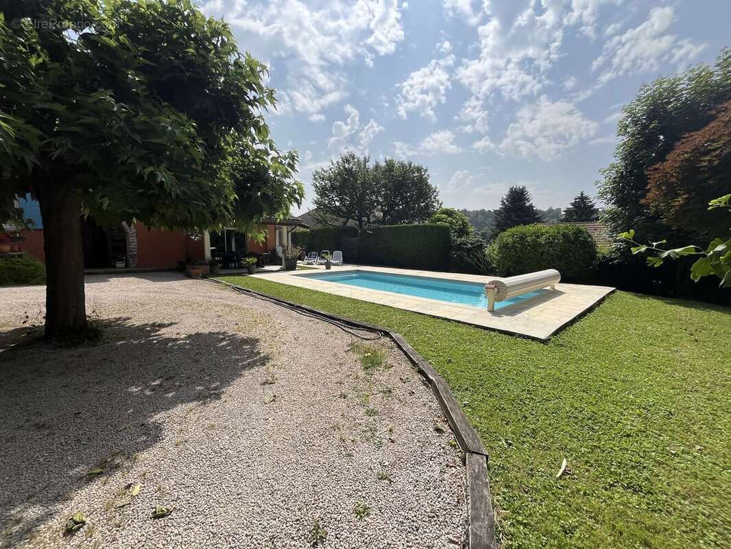 Maison à FONTAINES-SAINT-MARTIN