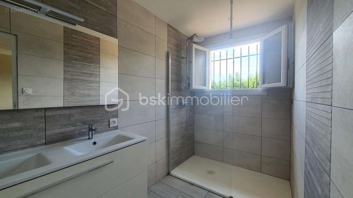 Maison 103 m² – 3 chambres – 2 salles d'eau – terrain 716 m² – garage - photo 16