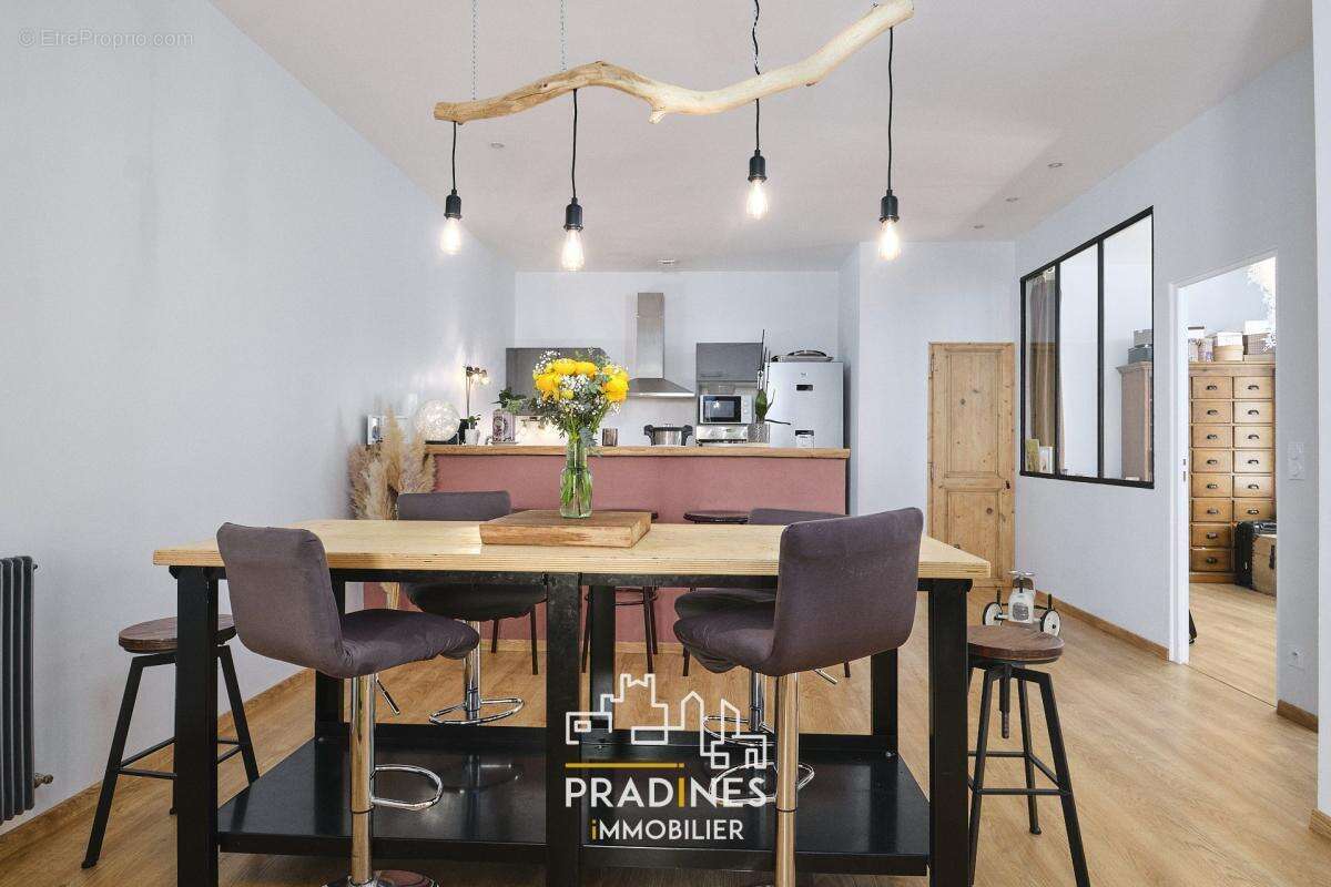 Appartement à MORNANT