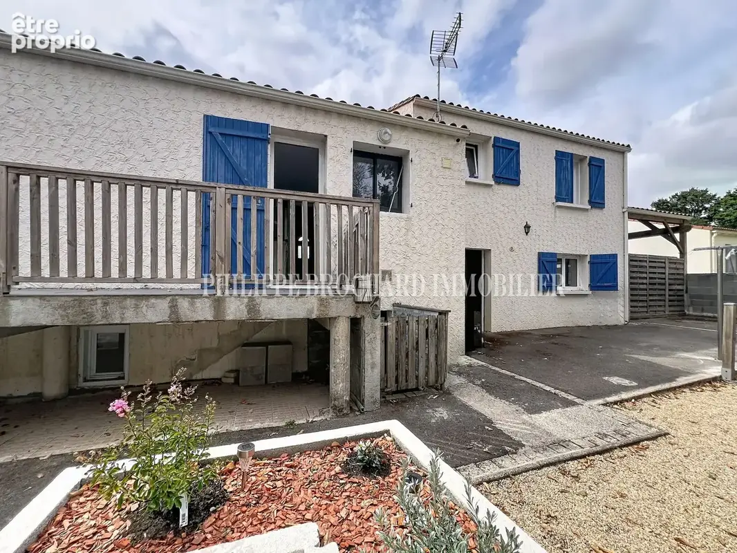 Maison 8 pièces 143 m² à vendre à Le Poire-Sur-Vie (85170) - photo 3