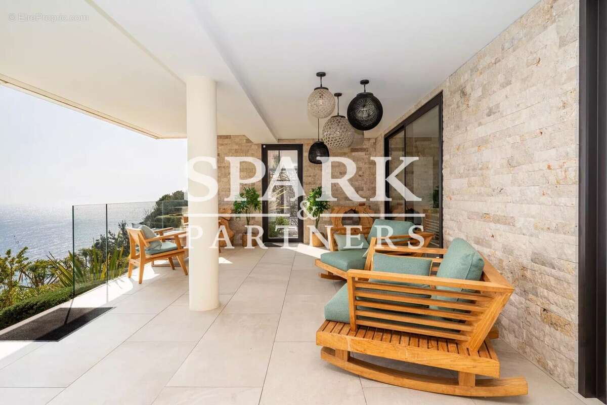 Appartement à ROQUEBRUNE-CAP-MARTIN