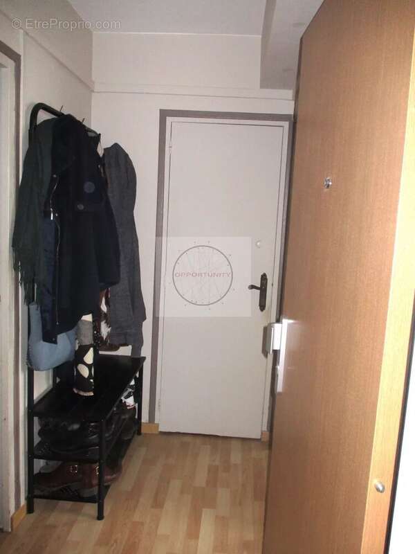 Grand 2 pièces de 46 m² entièrement sur jardin - photo 3
