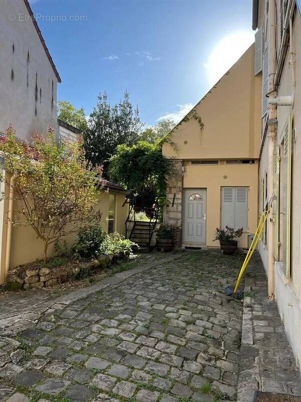 Appartement à NANTERRE