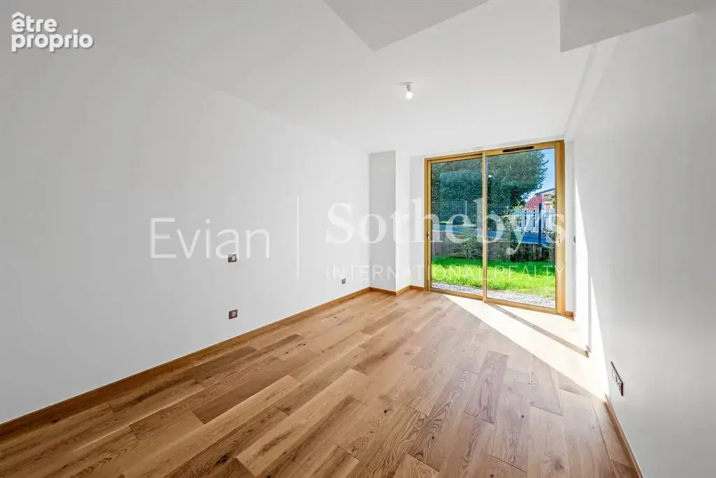 Appartement 8 pièces à Evian Les Bains - photo 13