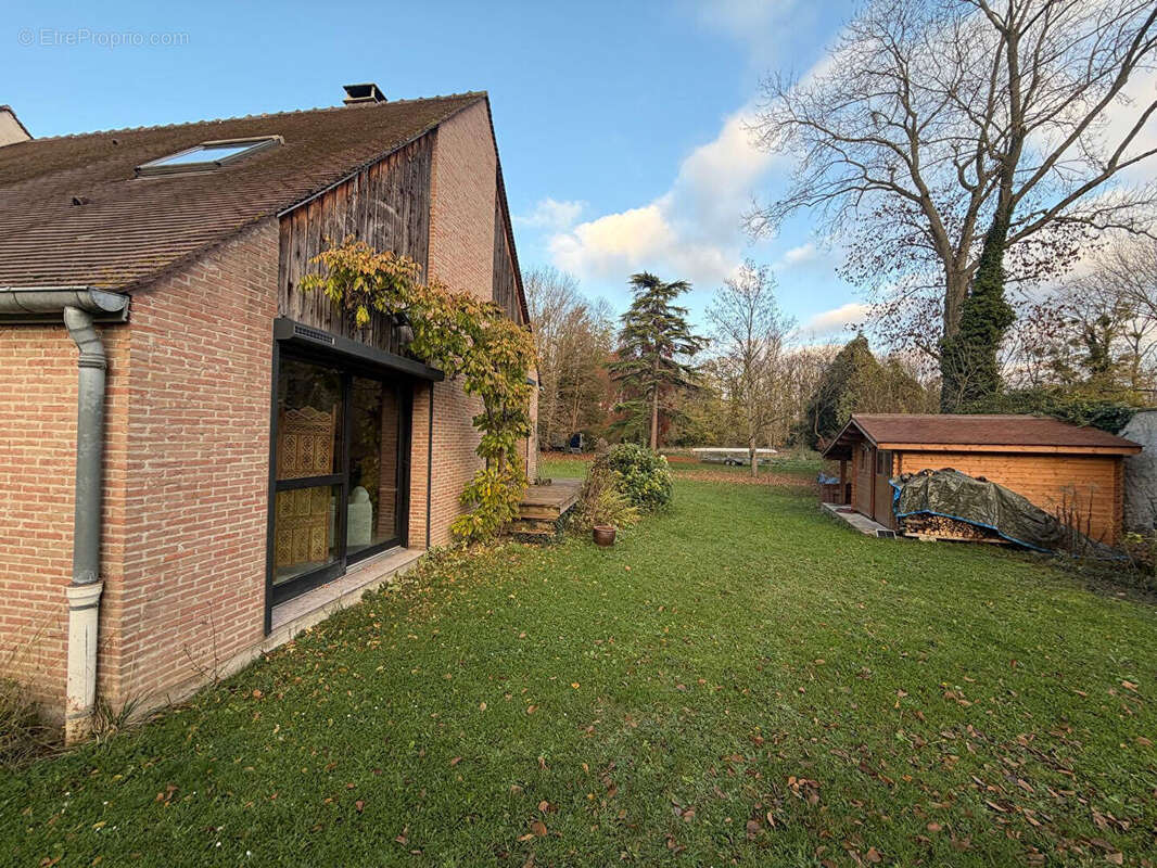 Maison à JOUY-LE-MOUTIER
