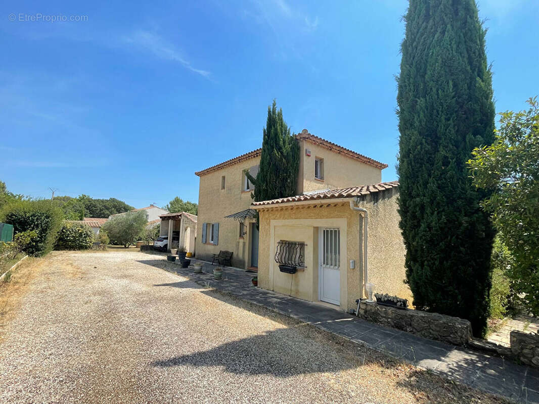 Maison à ROGNES