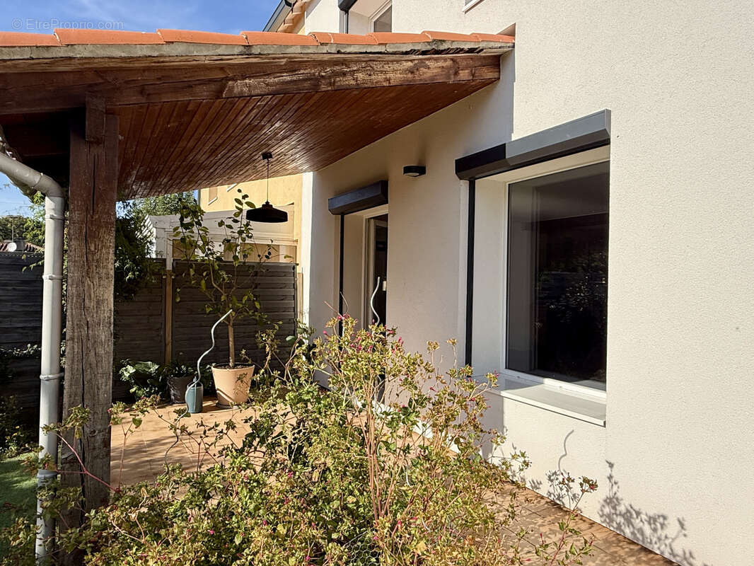 Maison à SAINT-JUERY