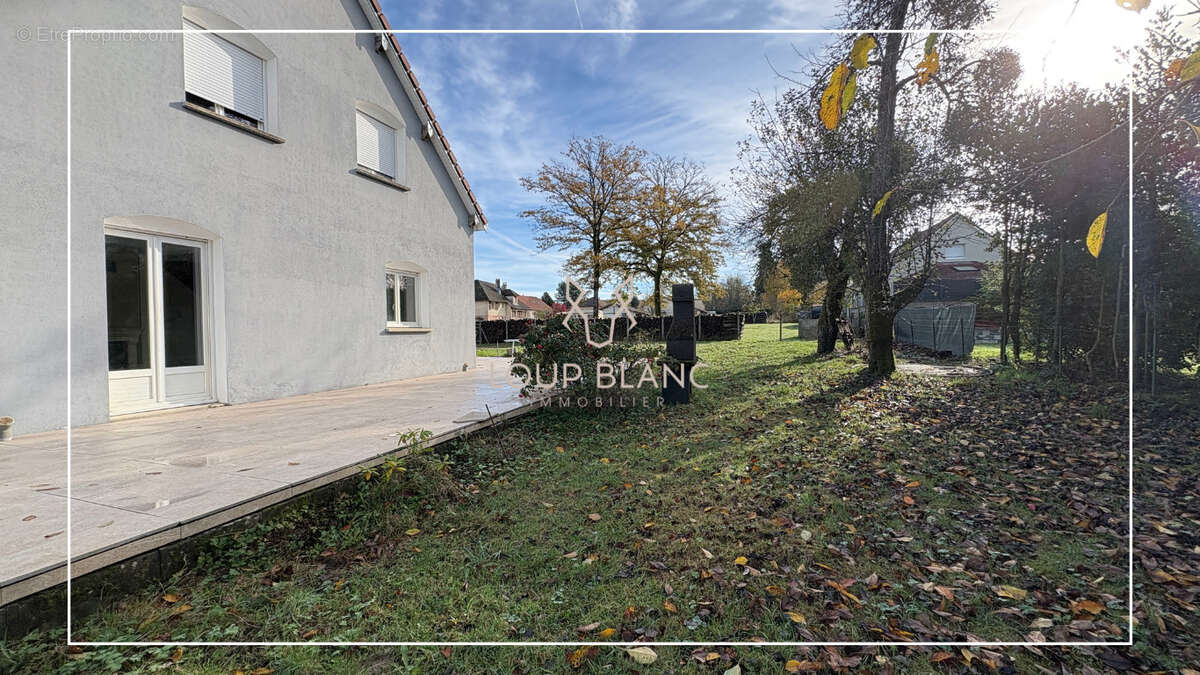 Maison à CHAMPAGNEY