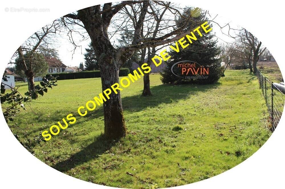 Terrain à LA GUERCHE-SUR-L'AUBOIS