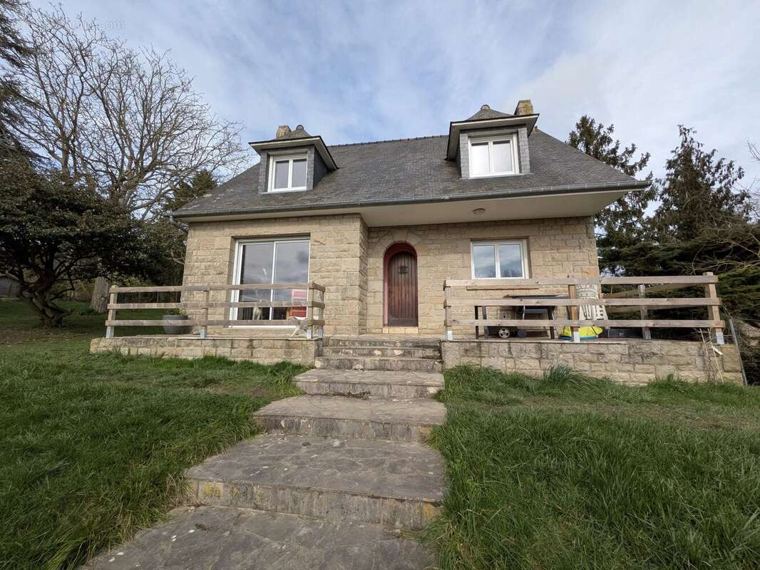 Maison à LANVALLAY