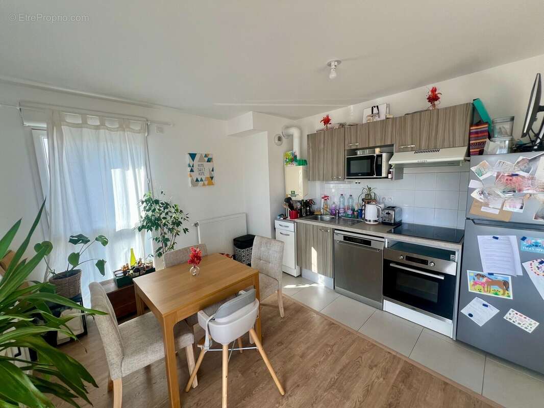 Appartement à BRUYERES-LE-CHATEL