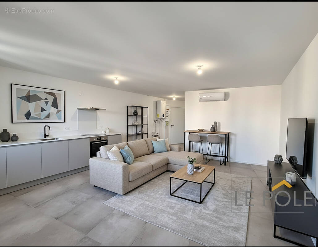 Appartement à SUZE-LA-ROUSSE