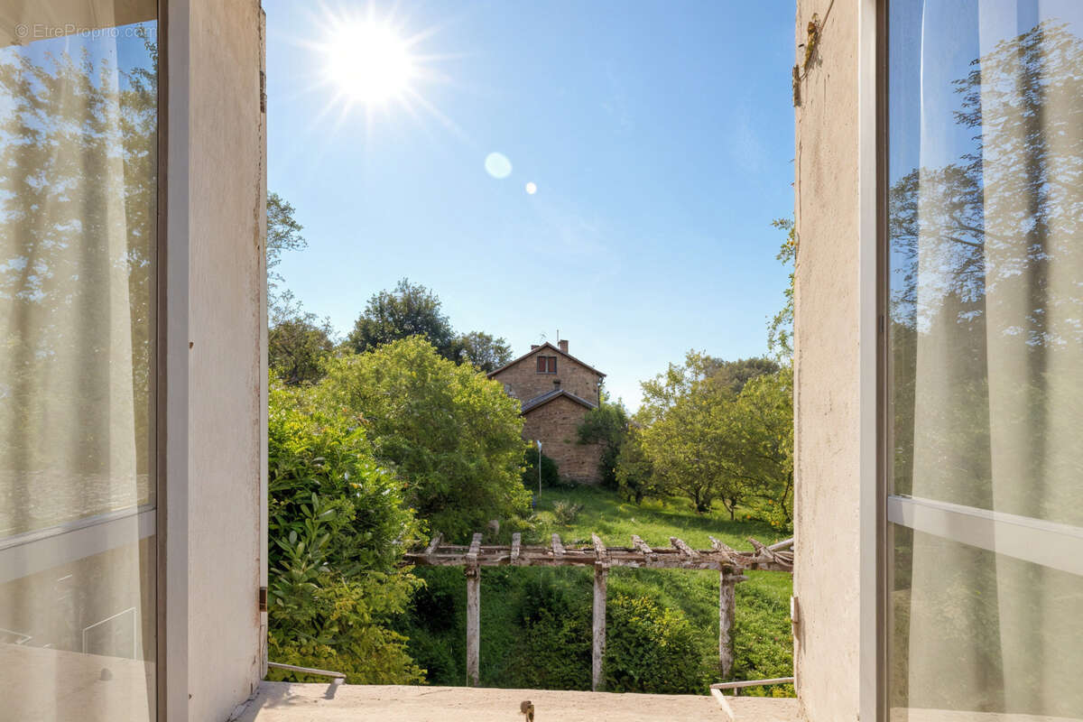 Maison à SAINT-CYR-AU-MONT-D'OR
