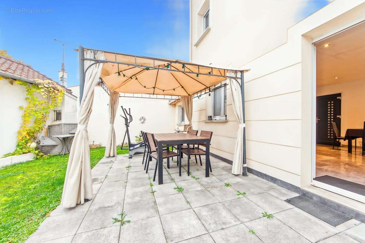 Maison à SUCY-EN-BRIE