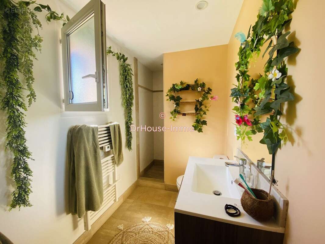Maison 131 m² à Pomas  - photo 14