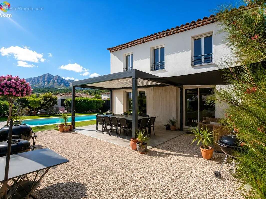 Maison à PUGET-SUR-ARGENS