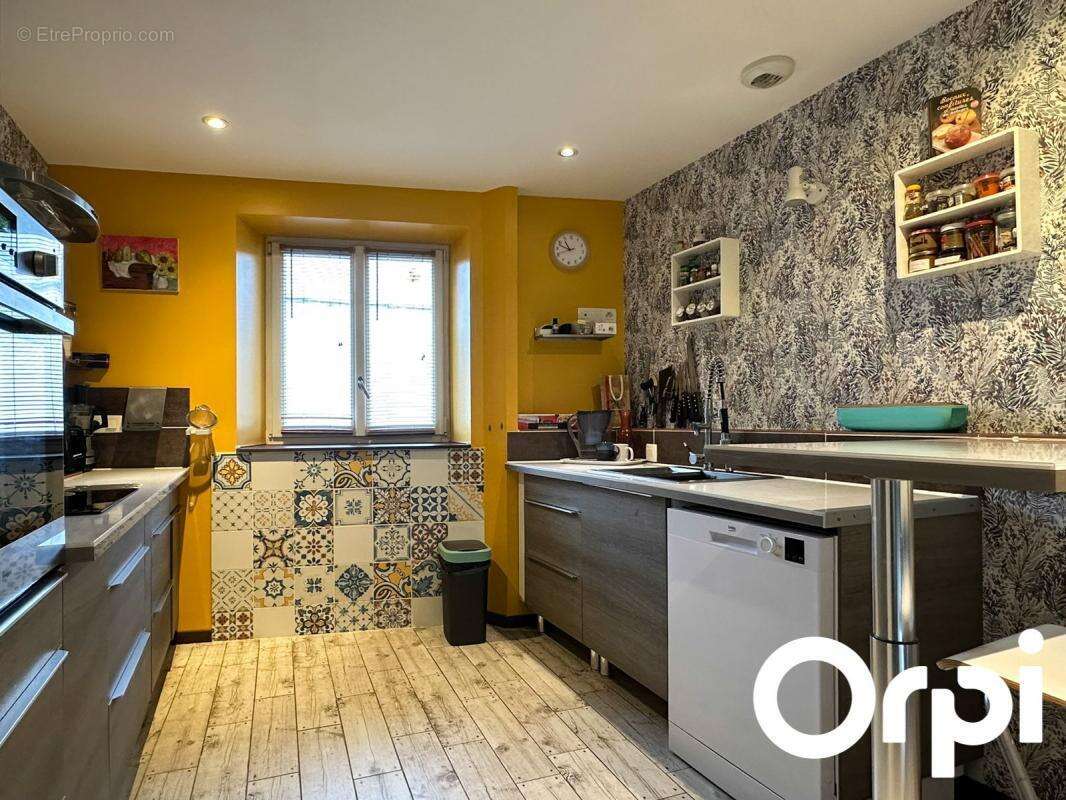 Maison à SAINT-LAURENT-DE-LA-PREE