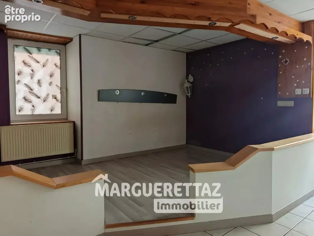 Appartement 2 pièces de 71,6 m² à rénover – 1er étage – Au cœur du village à TANINGES - photo 6