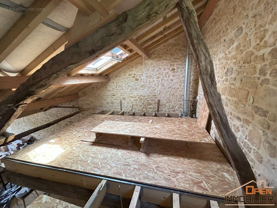 Appartement à GOURDON