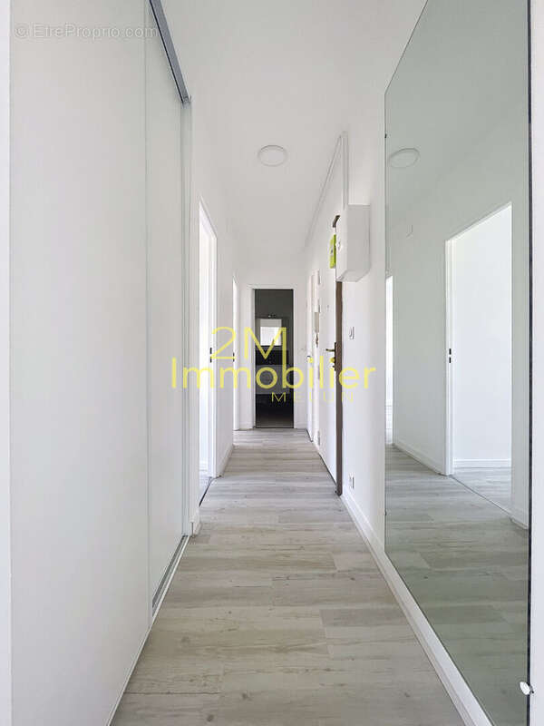 Appartement à VAUX-LE-PENIL
